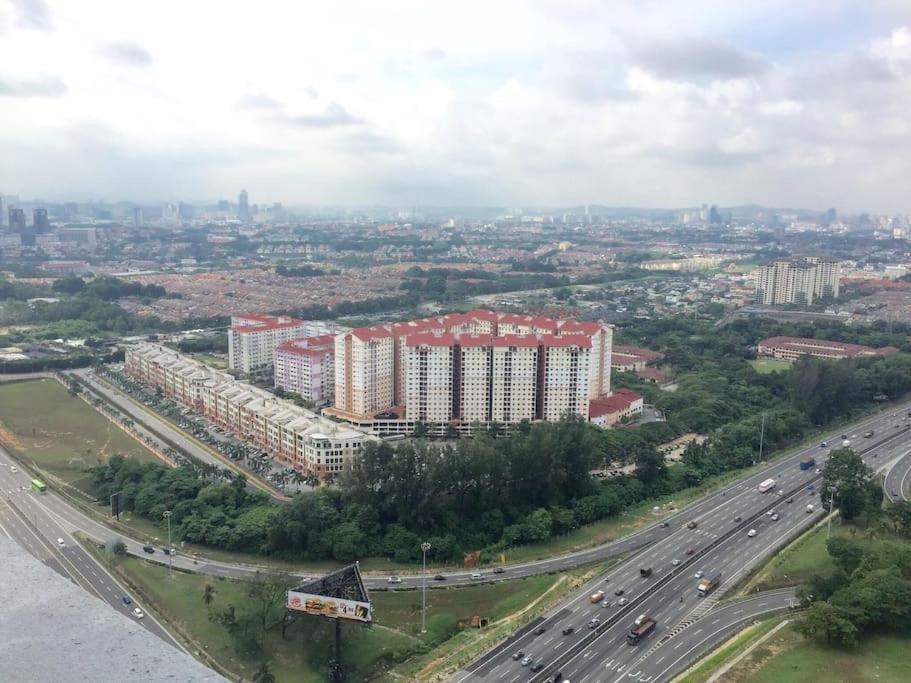 Tropicana Avenue B32-09, Petaling Dzsaja Kültér fotó